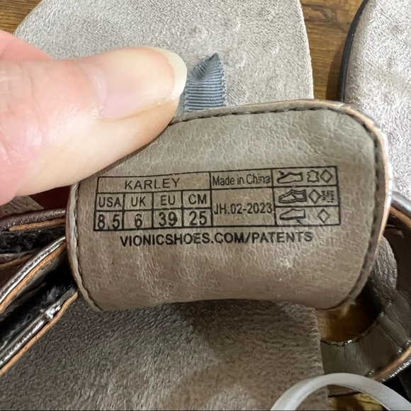 Vionic Women 8.5 Karley VioMotion Insole Toe Post Sandal Supportive Orthotic EUC - Picture 6 of 6